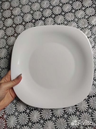 Тарелки большие квадратные