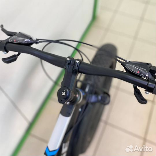 Горный велосипед черно-синий новый