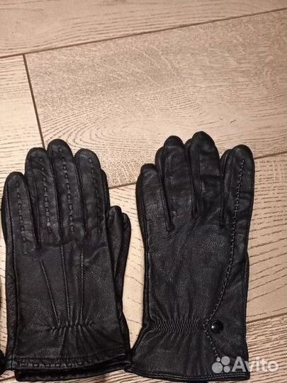 Варежки и перчатки спортивные и кожаные