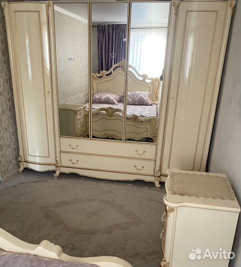 Спальный гарнитур
