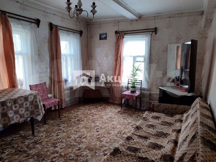 Дом 49 м² на участке 8 сот.