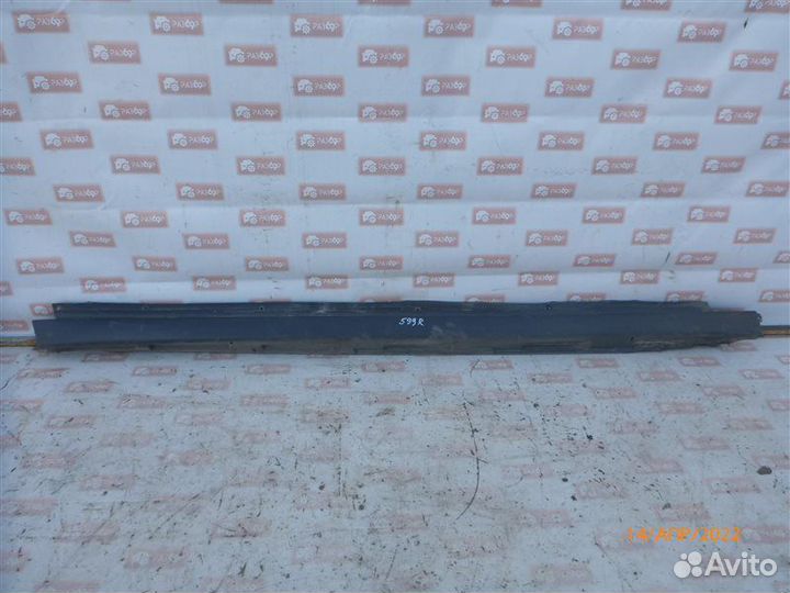 Накладка на порог правая Лада Приора 2172 21126