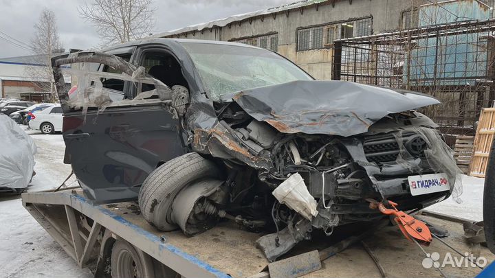 Ремень безопасности задний центральный Toyota RAV4 (XA30) 73320-42040-B1