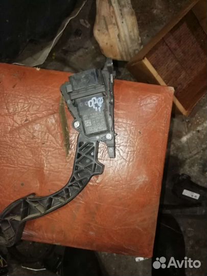 Электронная педаль ford focus 2 1.6 2008год