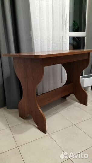 Кухонный стол