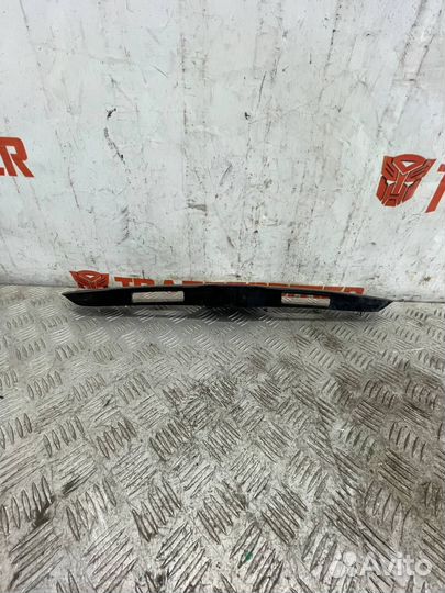 Накладка крышки багажника Тойота Камри XV40