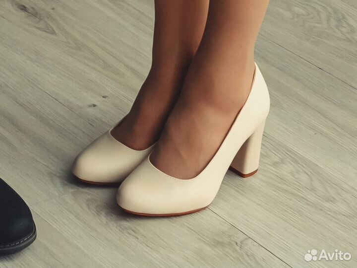 Туфли бежевые 36 размер