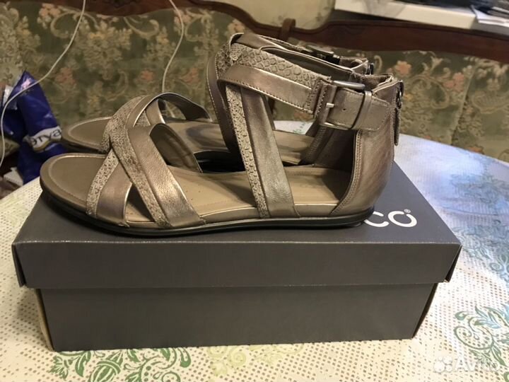 Босоножки Ecco новые кожа