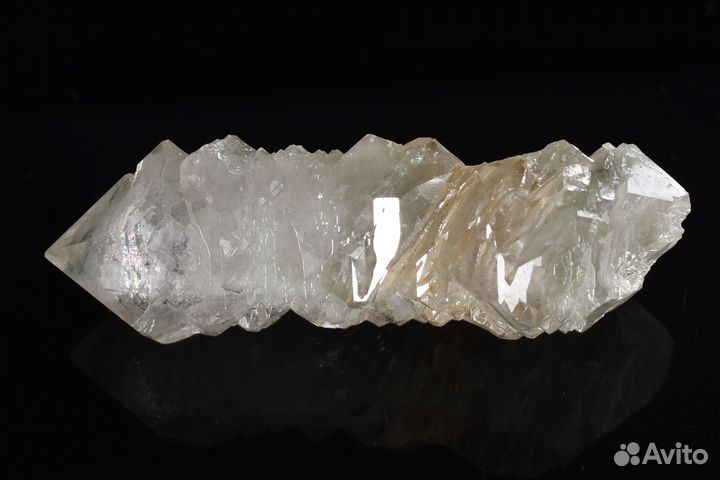Красивый двухголовый кристалл. Кварц. №1038