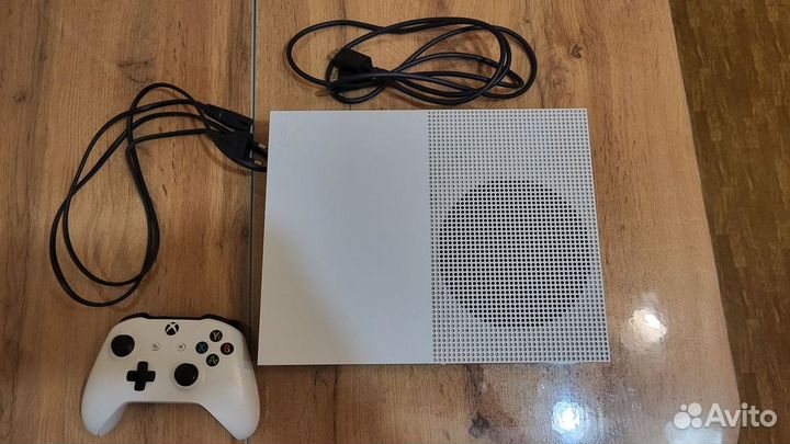 Игровая приставка Xbox One S 1tb