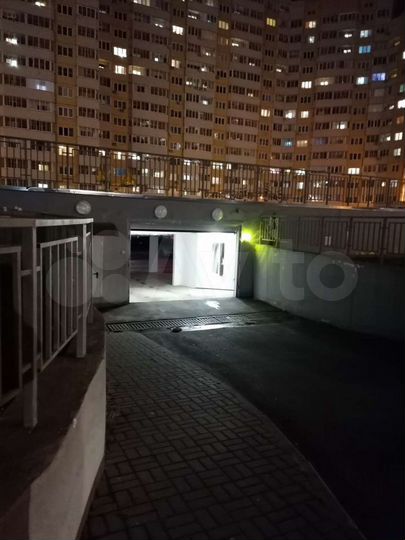 Машиноместо, 16 м²