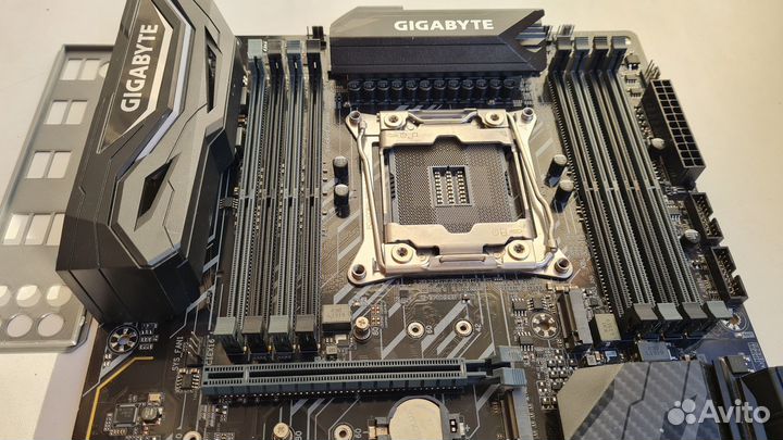 Gigabyte X299 UD4 Pro сокет LGA2066