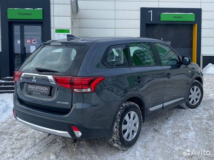 Mitsubishi Outlander 2.0 CVT, 2017, 60 575 км