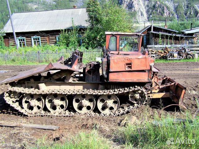 Скачать бесплатно фото трактор 55 в лесу