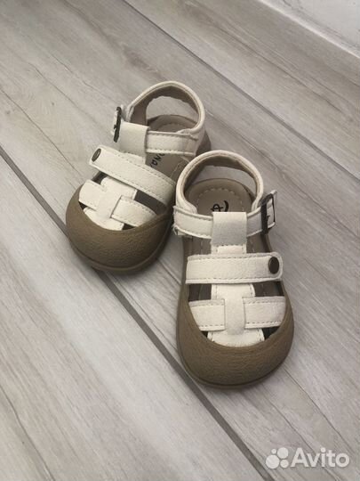 Сандалии для девочки