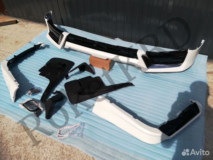 Обвес Toyota Land Cruiser 200 с 2016 г TRD