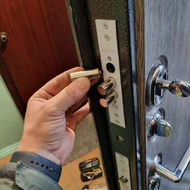 Ремонт вскрытие замена замков дверей авто сейфов