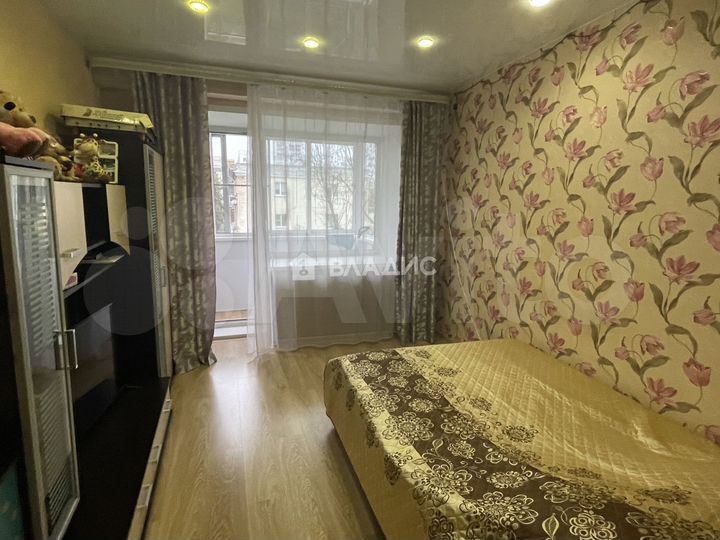 2-к. квартира, 42 м², 4/4 эт.