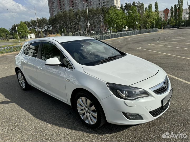 Opel Astra 1.6 AT, 2011, 174 627 км
