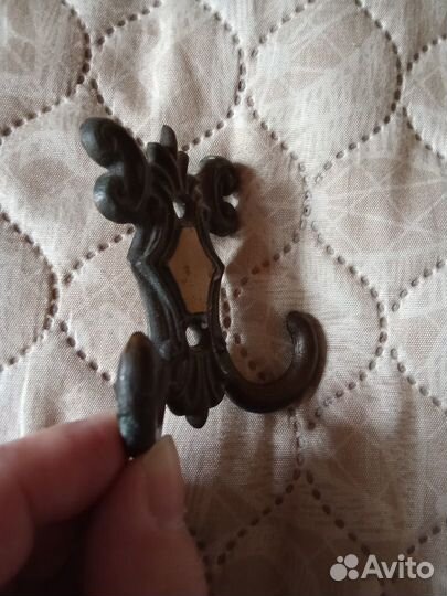 Крючок -вешалка двухрожковый