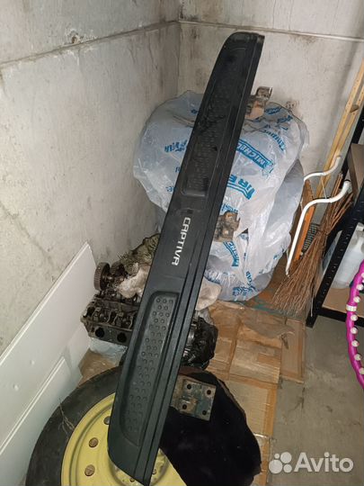 Подножка Сhevrole Captiva 2007 года, левая