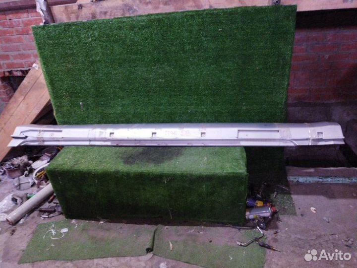 Накладка на порог / порог кузова пластиковый