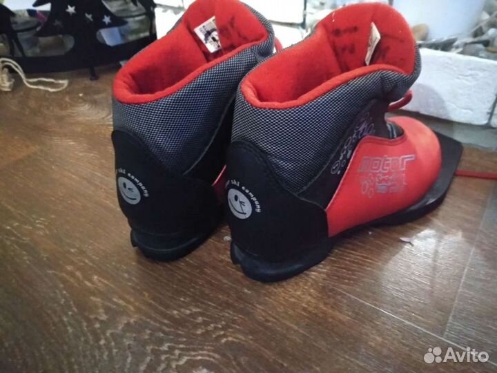 Лыжные ботинки