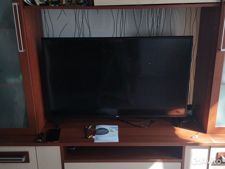 Телевизор LG SMART tv 43
