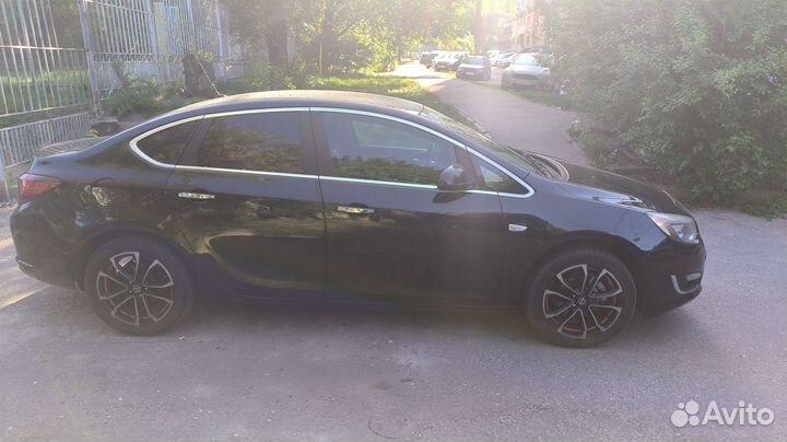 Opel Astra 1.4 AT, 2013, 221 600 км