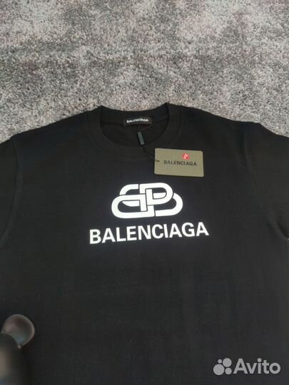 Футболка Balenciaga BB