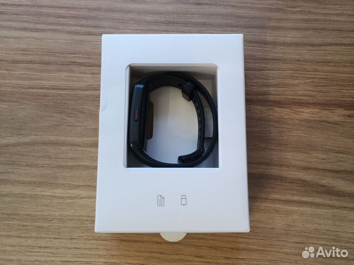 Фитнес браслет honor band 6
