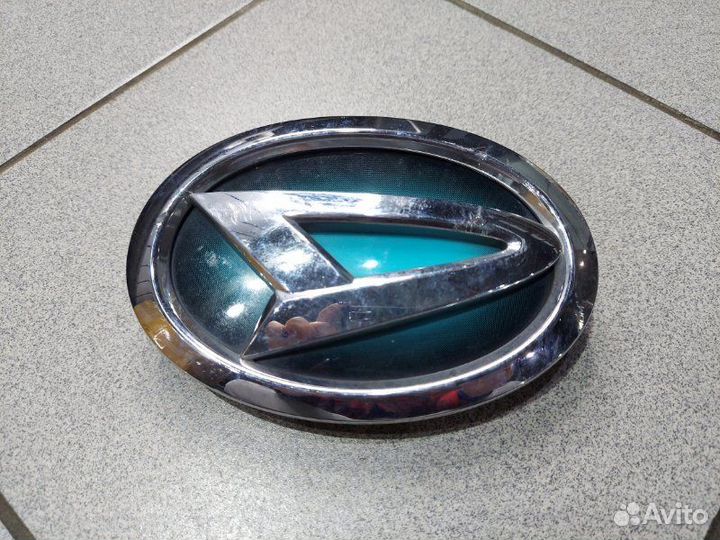 Эмблема Daihatsu Altis