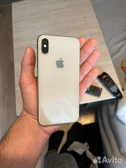 iPhone X, 64 ГБ