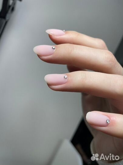 Модель на маникюр