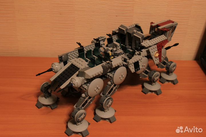 Lego Star Wars 10195 Republic Dropship with AT-OT