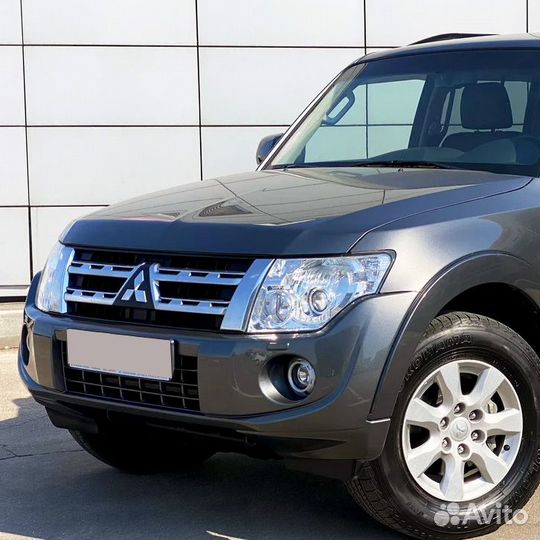 Бампер передний в цвет Mitsubishi Pajero 4