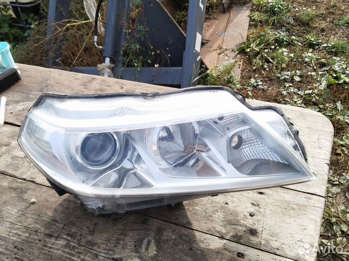 Фара Suzuki Vitara 2 галоген правая