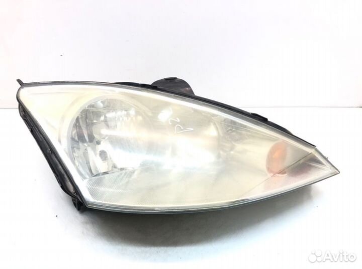 Фара правая Ford Focus 1 1.6 I 2004