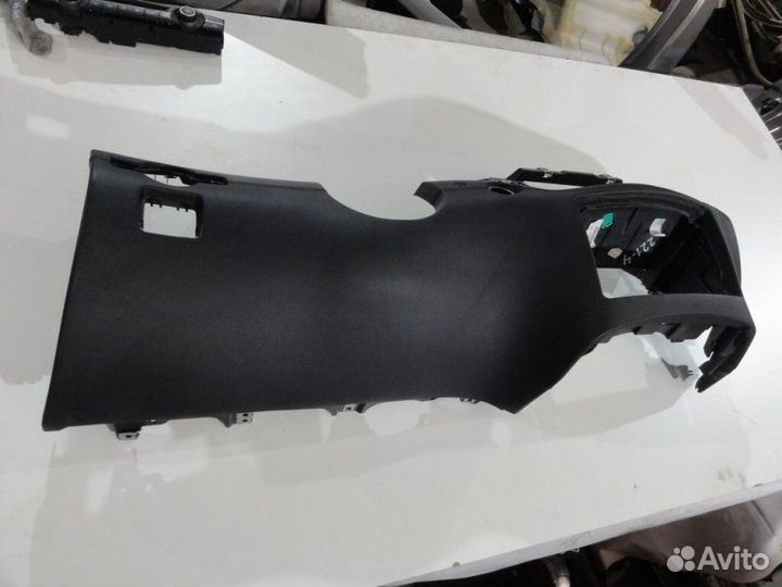 Торпедо (нижняя часть слева) Mercedes-Benz S