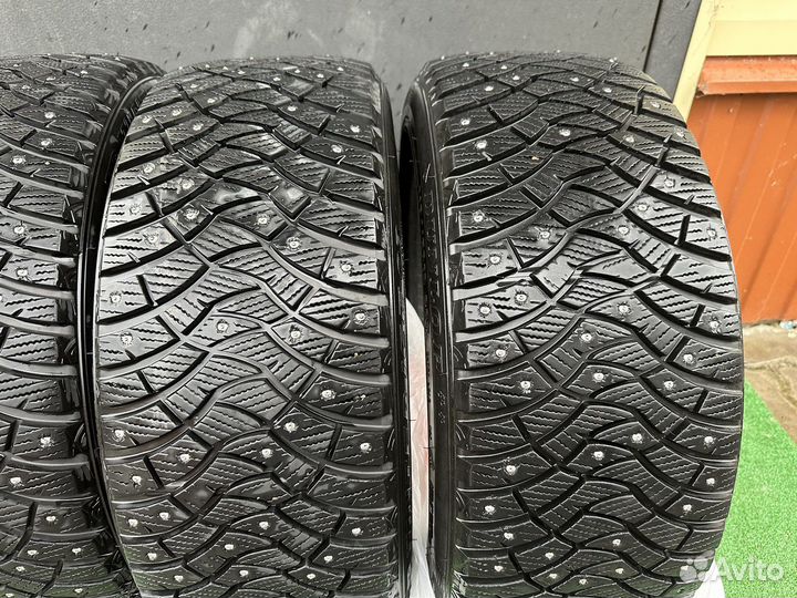 Dunlop SP Winter Ice 03 235/45 R18 98T