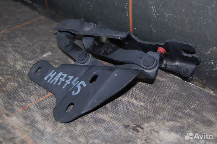 Петля капота правая - BMW X1 E84