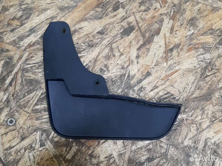 Брызговик передний правый Рено Аркана