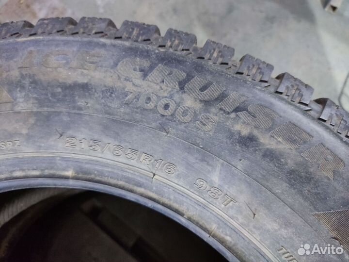 Bridgestone Ice Cruiser 7000S 215/65 R16