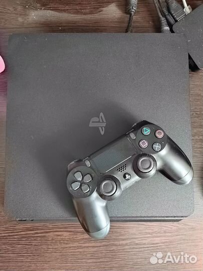 Play station 4 slim 1 tb