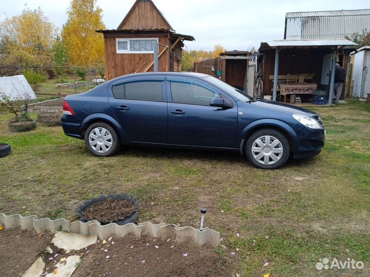 Opel Astra 1.6 МТ, 2011, 225 000 км