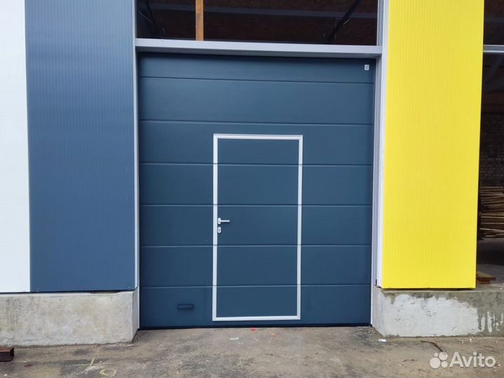 Секционные ворота с калиткой установка 48 ч