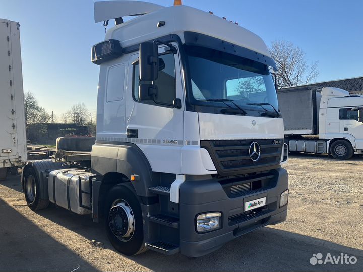 Mercedes-Benz Axor с полуприцепом, 2011