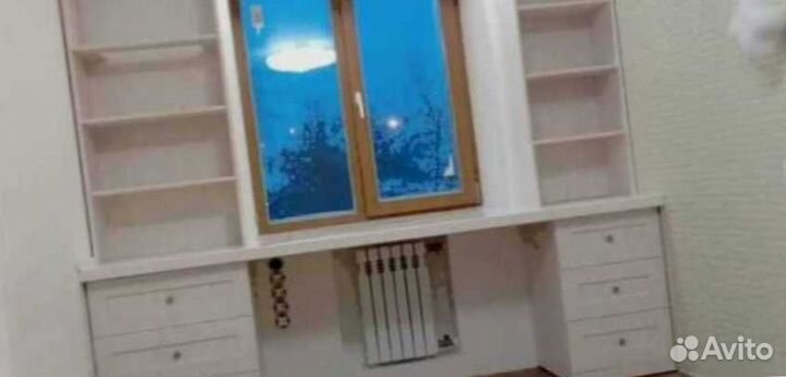 Рабочая зона у окна