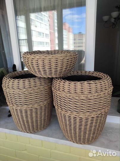 Кашпо из искусственного ротанга