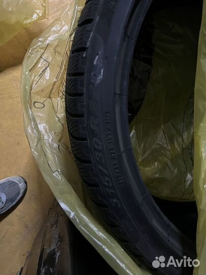 Pirelli Scorpion Winter 2 295/35 R21